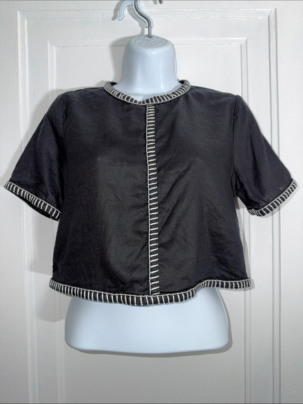 Magaschoni 100% Linen black Crop Top with white stitching size xs